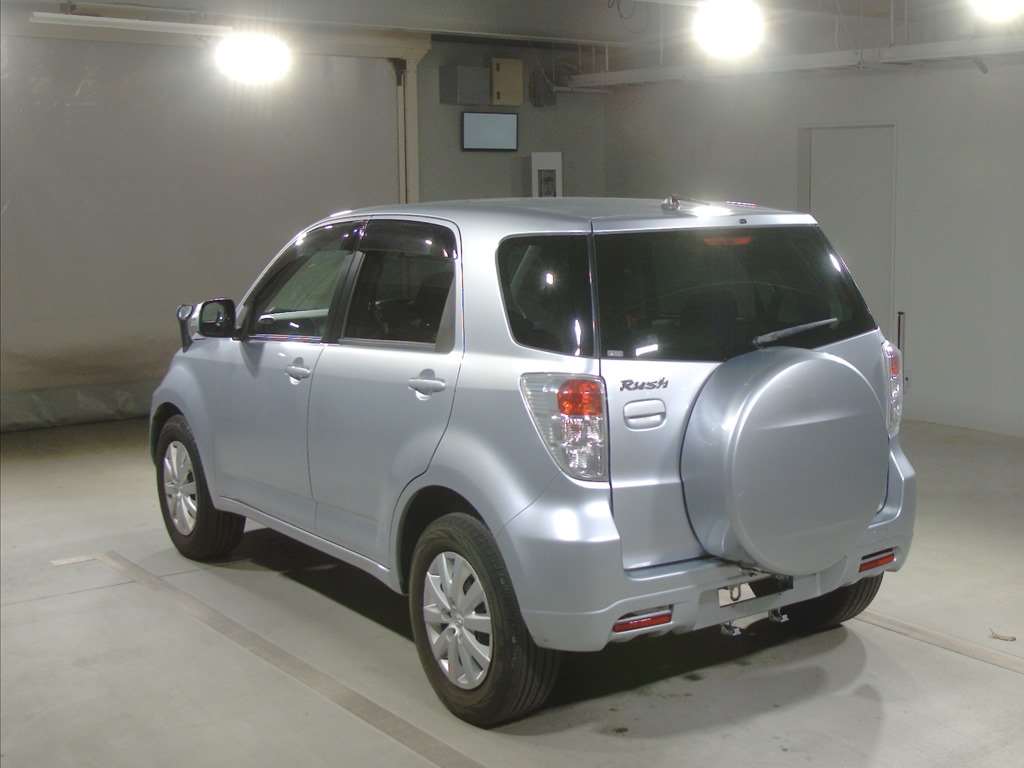 Toyota rush 2011