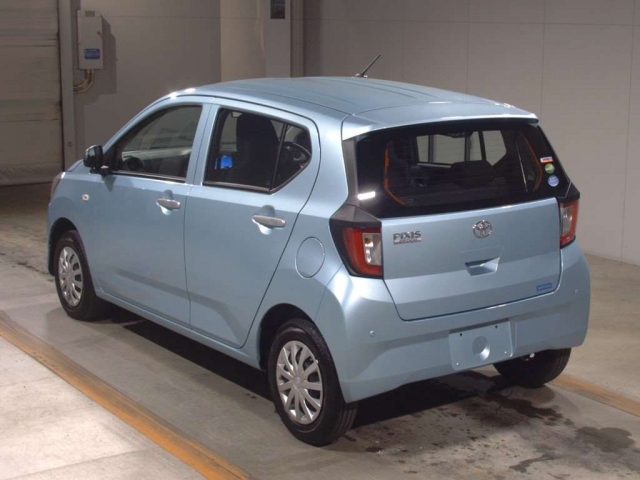 Import and buy TOYOTA PIXIS EPOCH 2017 from Japan to Nairobi, Kenya
