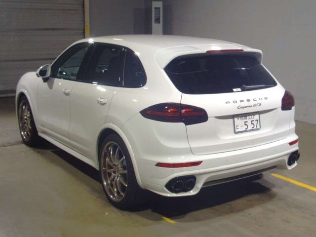 Import and buy PORSCHE CAYENNE 2017 from Japan to Nairobi, Kenya
