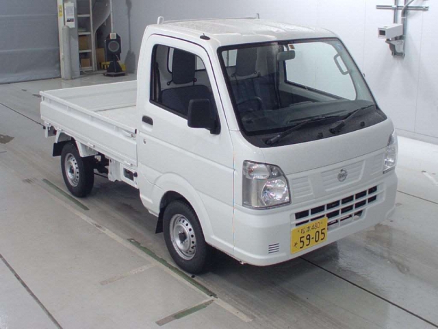 Import and buy NISSAN CLIPPER TRUCK 2018 from Japan to Nairobi, Kenya