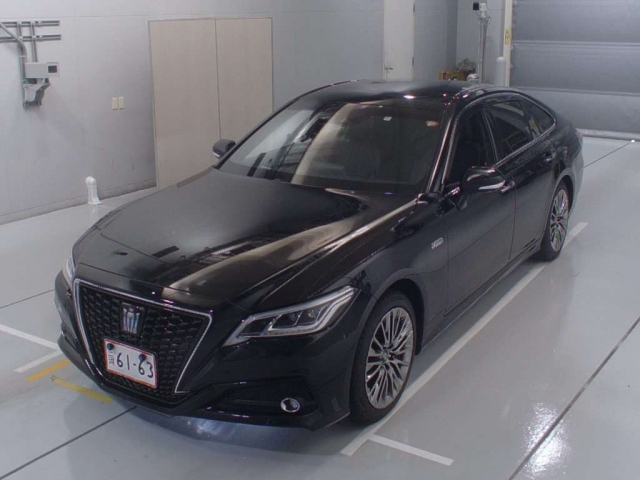 Import and buy TOYOTA CROWN 2020 from Japan to Nairobi, Kenya