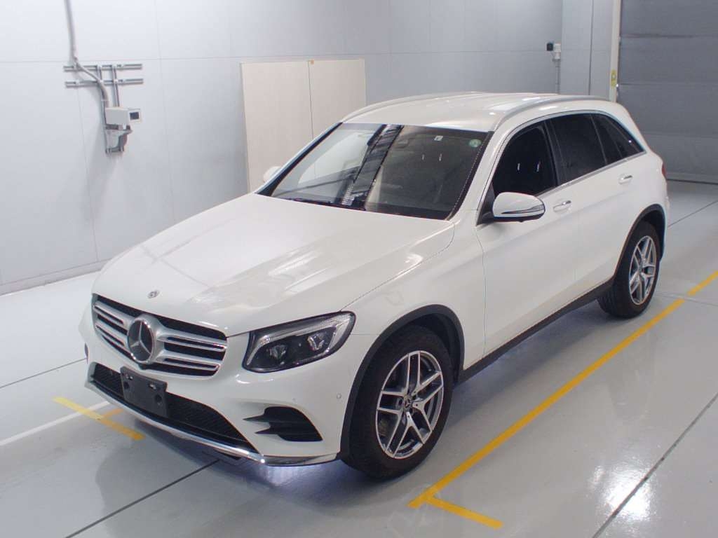 Import and buy MERCEDES BENZ GLC CLASS 2018 from Japan to Nairobi, Kenya