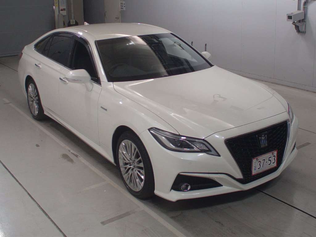 Import and buy TOYOTA CROWN 2019 from Japan to Nairobi, Kenya