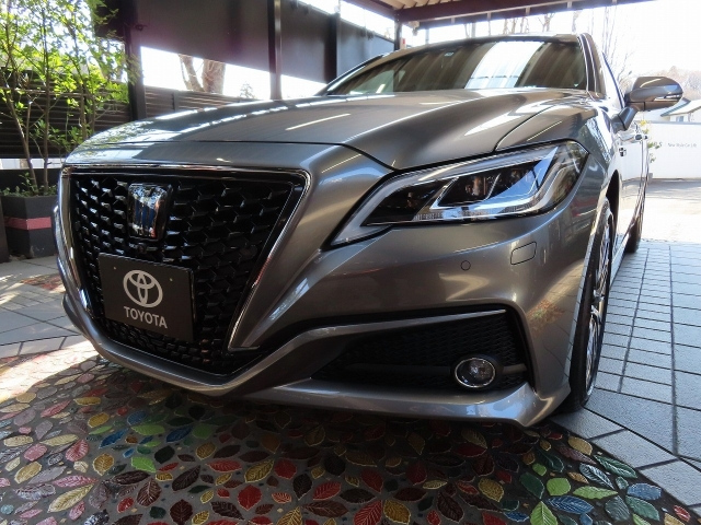 Import and buy TOYOTA CROWN 2021 from Japan to Nairobi, Kenya