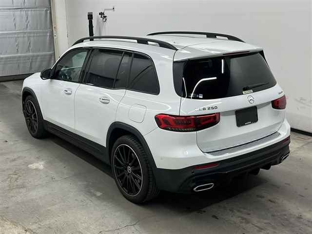 Import and buy MERCEDES BENZ GLB 2021 from Japan to Nairobi, Kenya