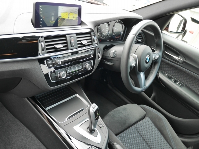 Import and buy BMW 1 SERIES 2018 from Japan to Nairobi, Kenya