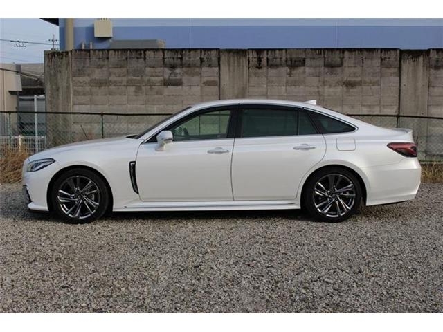 Import and buy TOYOTA CROWN 2022 from Japan to Nairobi, Kenya