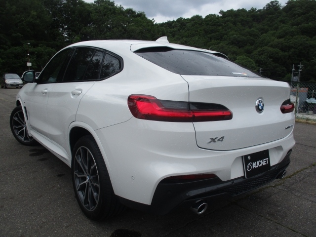 Import and buy BMW X4 2020 from Japan to Nairobi, Kenya