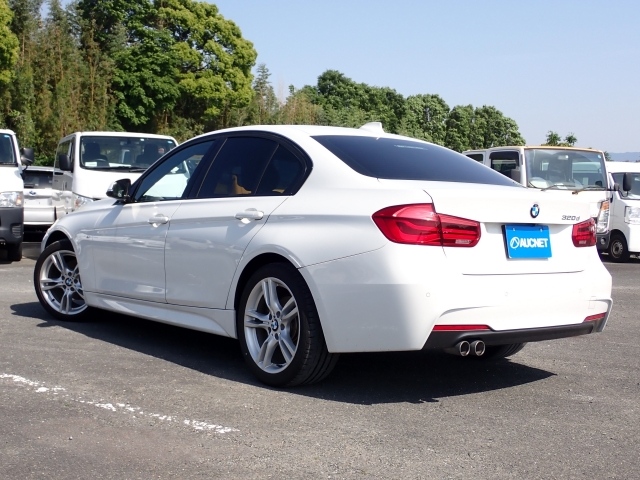 Import and buy BMW 3 SERIES 2016 from Japan to Nairobi, Kenya
