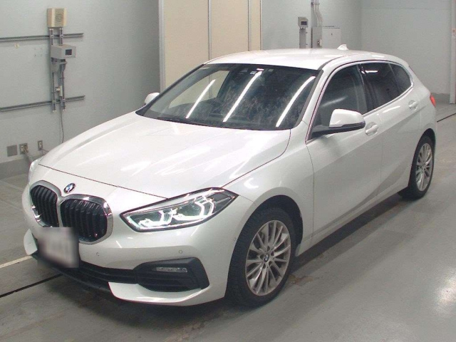 Import and buy BMW 1 SERIES 2023 from Japan to Nairobi, Kenya