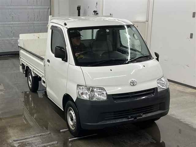 Import and buy TOYOTA LITE ACE TRUCK 2020 from Japan to Nairobi, Kenya
