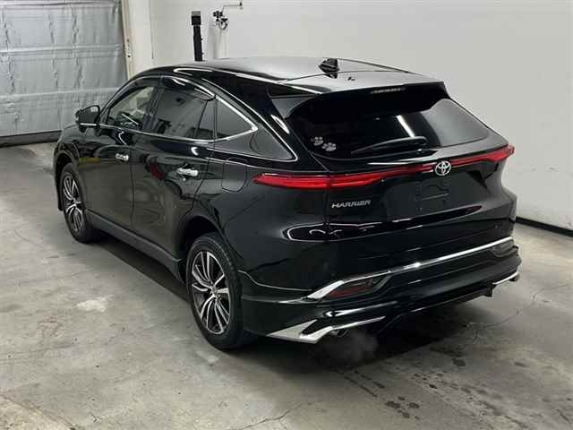 Import and buy TOYOTA HARRIER 2022 from Japan to Nairobi, Kenya