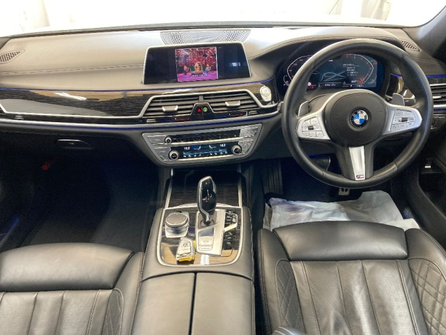 Import and buy BMW 7 SERIES 2020 from Japan to Nairobi, Kenya