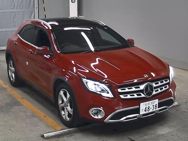 Import and buy MERCEDES BENZ GLA CLASS 2018 from Japan to Nairobi, Kenya