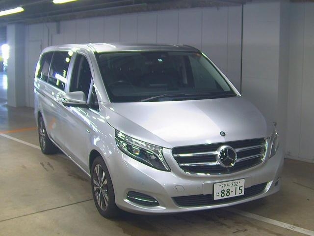 Import and buy MERCEDES BENZ V CLASS 2017 from Japan to Nairobi, Kenya