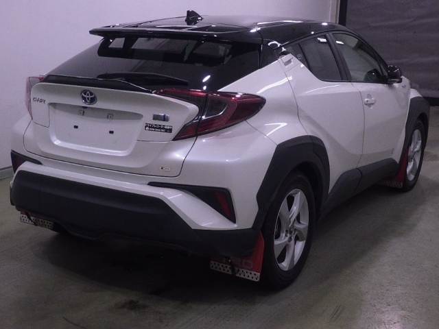 Import and buy TOYOTA C-HR 2019 from Japan to Nairobi, Kenya