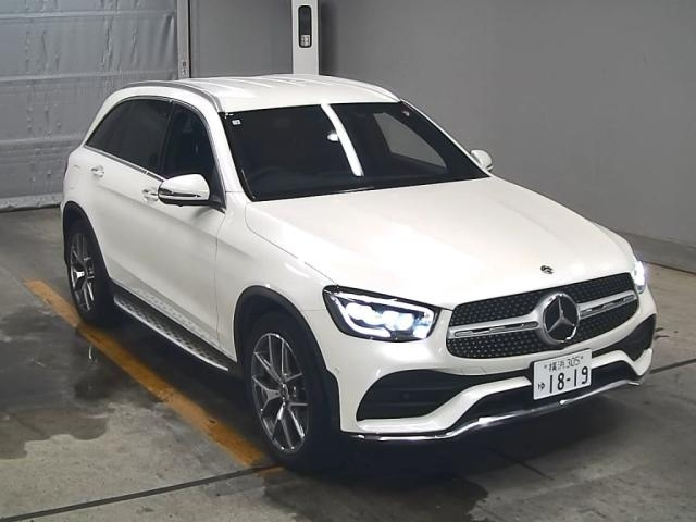 Import and buy MERCEDES BENZ GLC CLASS 2020 from Japan to Nairobi, Kenya