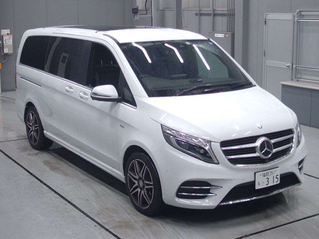 Import and buy MERCEDES BENZ BENZ V CLASS 2017 from Japan to Nairobi, Kenya