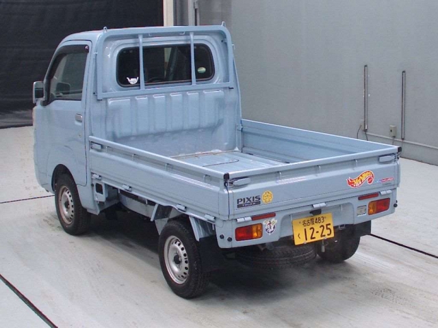Import and buy TOYOTA PIXIS TRUCK 2015 from Japan to Nairobi, Kenya