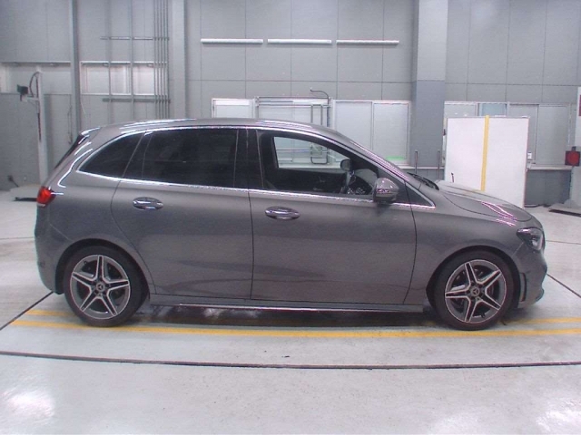 Import and buy MERCEDES BENZ B CLASS 2021 from Japan to Nairobi, Kenya