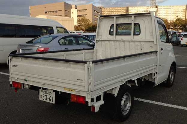 Import and buy TOYOTA TOWN ACE TRUCK 2016 from Japan to Nairobi, Kenya