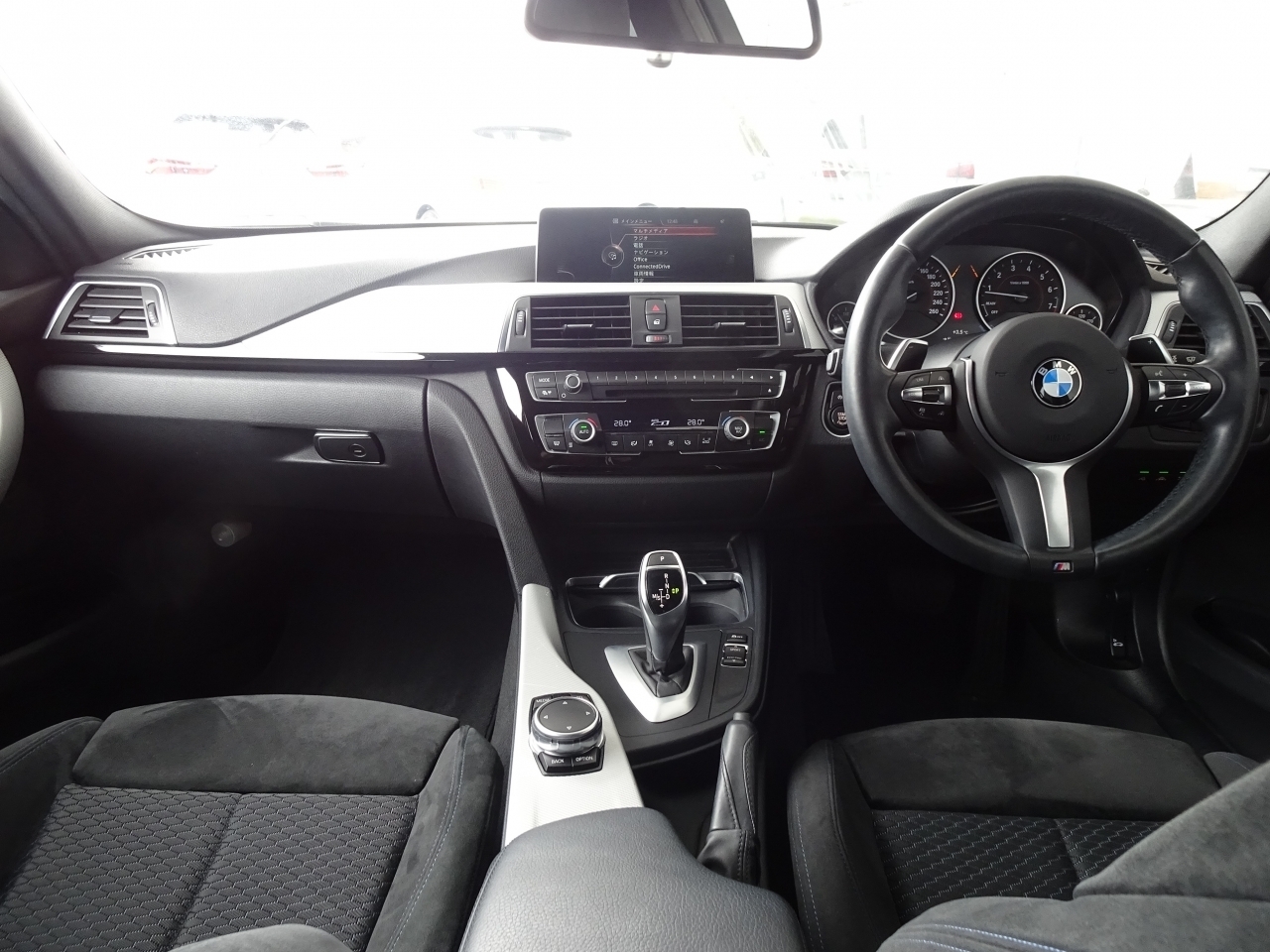 Import and buy BMW 3 SERIES 2017 from Japan to Nairobi, Kenya