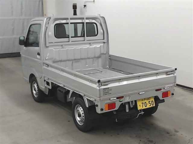 Import and buy NISSAN CLIPPER TRUCK 2017 from Japan to Nairobi, Kenya