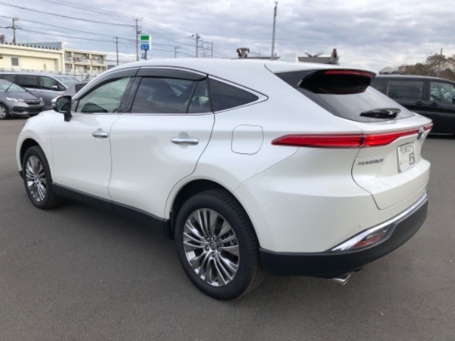 Import and buy TOYOTA HARRIER 2021 from Japan to Nairobi, Kenya
