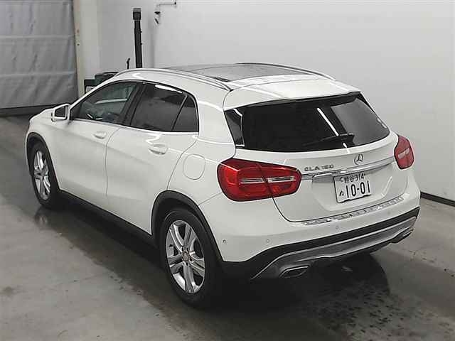 Import and buy MERCEDES BENZ GLA CLASS 2015 from Japan to Nairobi, Kenya
