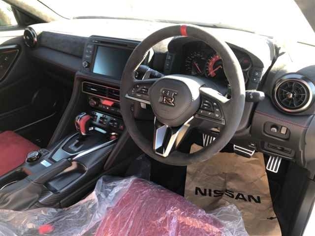 Import and buy NISSAN GT-R 2017 from Japan to Nairobi, Kenya