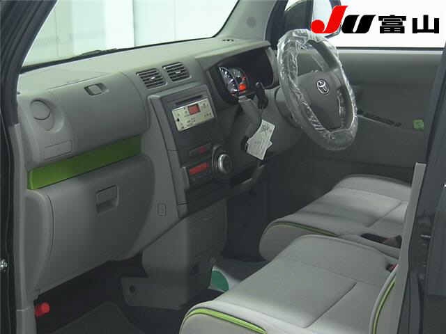 Import and buy TOYOTA PIXIS SPACE 2015 from Japan to Nairobi, Kenya
