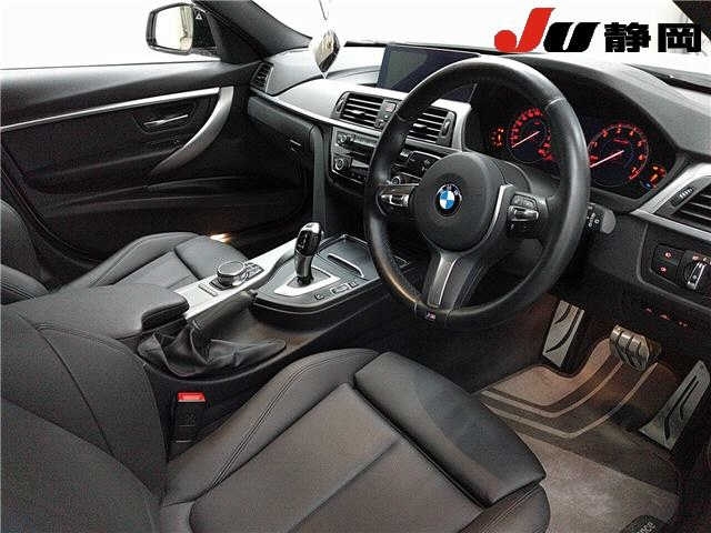 Import and buy BMW 3 SERIES 2018 from Japan to Nairobi, Kenya