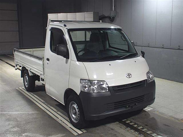 Import and buy TOYOTA TOWN ACE TRUCK 2018 from Japan to Nairobi, Kenya
