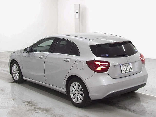 Import and buy MERCEDES BENZ A CLASS 2015 from Japan to Nairobi, Kenya
