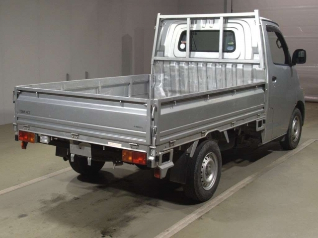Import and buy TOYOTA TOWN ACE TRUCK 2017 from Japan to Nairobi, Kenya