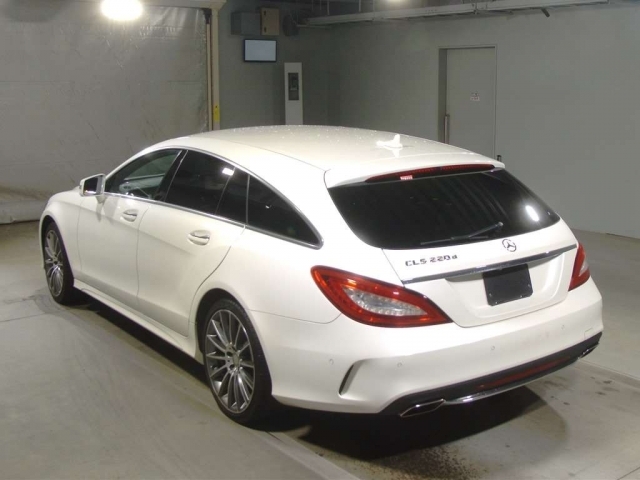 Import and buy MERCEDES BENZ CLS 2015 from Japan to Nairobi, Kenya
