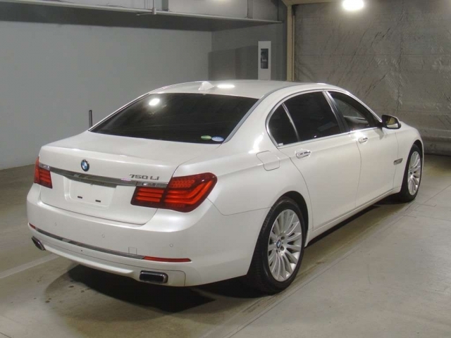 Import and buy BMW 7 SERIES 2015 from Japan to Nairobi, Kenya