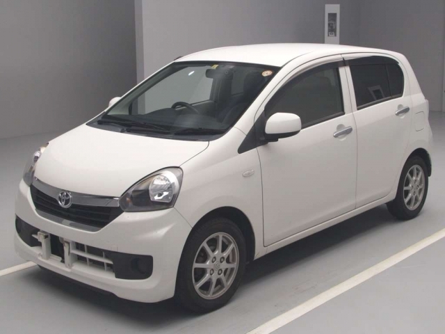 Import and buy TOYOTA PIXIS EPOCH 2015 from Japan to Nairobi, Kenya