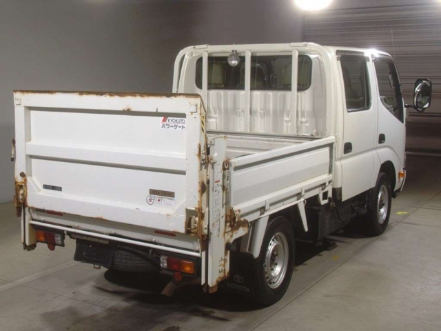 Import and buy TOYOTA DYNA 2015 from Japan to Nairobi, Kenya