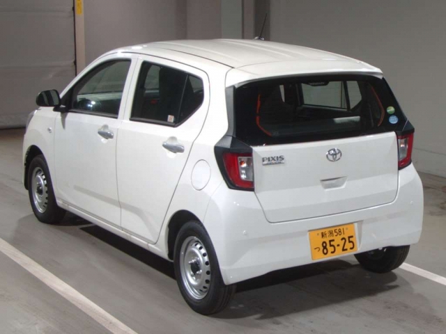 Import and buy TOYOTA PIXIS EPOCH 2017 from Japan to Nairobi, Kenya