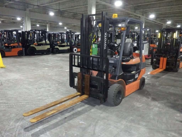 Import and buy TOYOTA FORKLIFT 2018 from Japan to Nairobi, Kenya