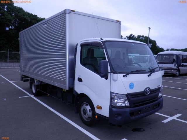 Import and buy TOYOTA DYNA 2016 from Japan to Nairobi, Kenya