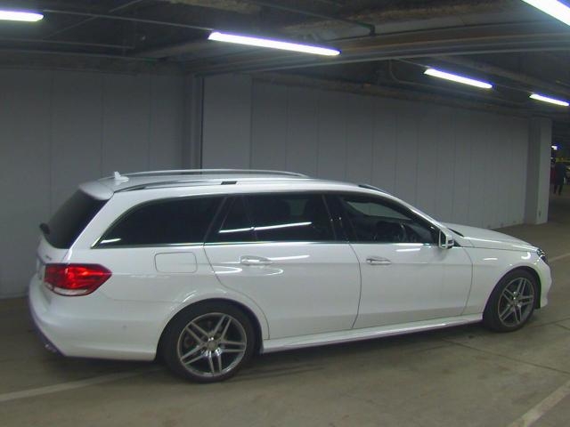 Import and buy MERCEDES BENZ E CLASS WAGON 2015 from Japan to Nairobi, Kenya
