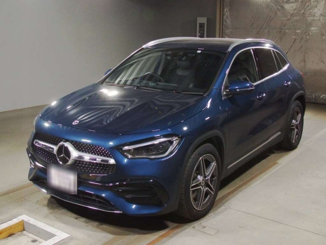 Import and buy MERCEDES BENZ GLA CLASS 2023 from Japan to Nairobi, Kenya