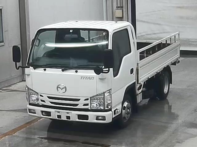 Import and buy MAZDA TITAN 2017 from Japan to Nairobi, Kenya