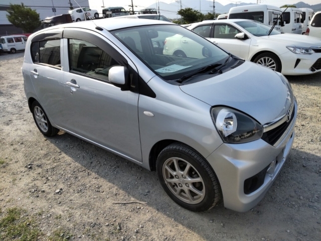 Import and buy TOYOTA PIXIS EPOCH 2015 from Japan to Nairobi, Kenya