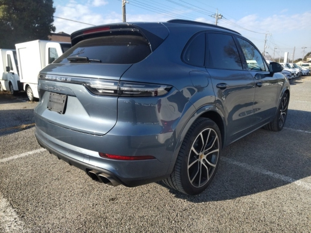 Import and buy PORSCHE CAYENNE 2018 from Japan to Nairobi, Kenya