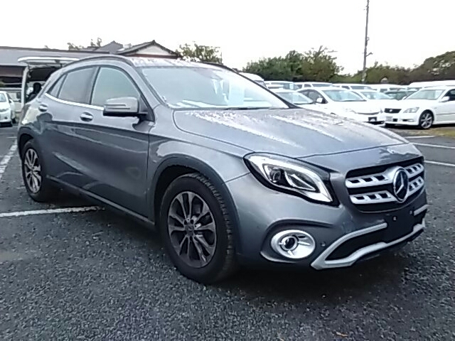 Import and buy MERCEDES BENZ GLA CLASS 2017 from Japan to Nairobi, Kenya