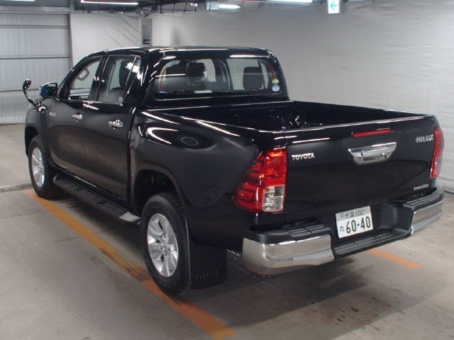 Import and buy TOYOTA HILUX 2018 from Japan to Nairobi, Kenya