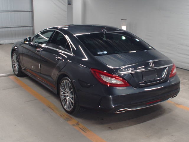 Import and buy MERCEDES BENZ CLS CLASS 2015 from Japan to Nairobi, Kenya
